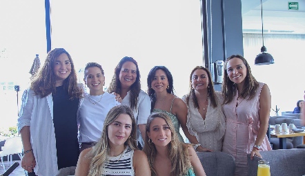  Yusa de la Rosa, Marijoó Díaz, Ana Paula Domínguez, Liz Ramírez, Carla Rocha, María José Ramírez, Lourdes Robles y Sofía César .