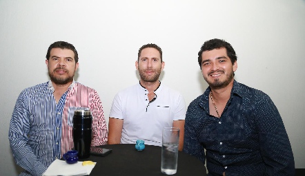  Alejandro, Gustavo Medina y Marco Sánchez.