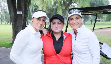  María Acebo, Ana Acebo y Daniela Coulon.