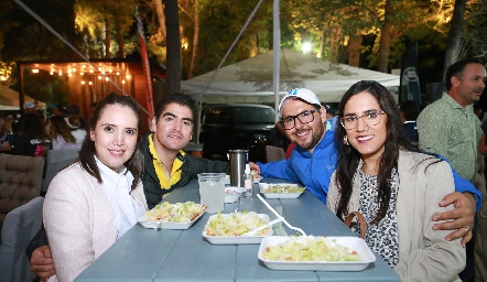  Jessica Leiva, Gerardo Arista, Alejandro y Annie Lu.