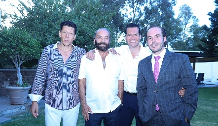 Oscar Torres Corzo con sus yernos Gabriel Zárate, Sergio Zapata y Santiago Zamanillo.
