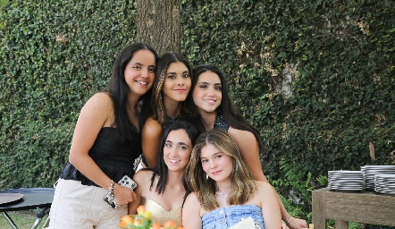  Fátima Ruiz, Ana Salazar, Valentina Eternod, Sofía Flores y María Paula Díaz.