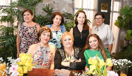 Adriana Martínez, Hilda Torres, Rosaura Rodríguez, Laura González, María de los Ángeles, Vianey Guetel y  Tere Hernández.