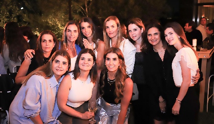  Familia Valladares, Lety, Rocío, Isa, Marisol, Sofía, Rosamary, Camila, Daniela, Marijó y Begoña.
