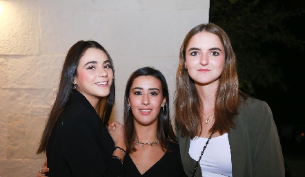  Sigrid Zendejas, Isa Gutiérrez y Camila Bárcena.