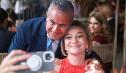  Juan Bernardo Ávila y Paty González.