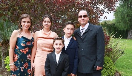 Familia Bueno.