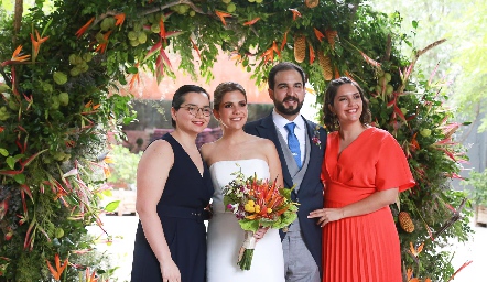  Ana Paula Valdez, Vale Siller, Rubén Leal y Mimí Siller.