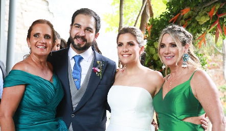  Mireya Payán, Rubén Leal, Vale Siller y Verónica Payán.