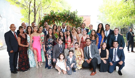  Familia Leal.
