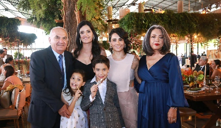  Álvaro Cano, Ale Cano, Daniela Cano, Rocío Guerrero, Micaela Leal y Memo Leal.