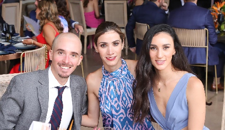  Germán de Luna, Reyna Pérez y Vero Adrián.