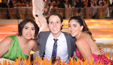  Daniela Pérez, Jorge Del Valle y Katia Díaz de León.