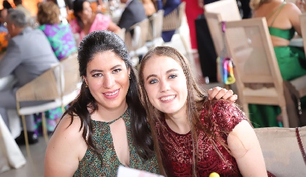  Carmen Martens y María Murguía.