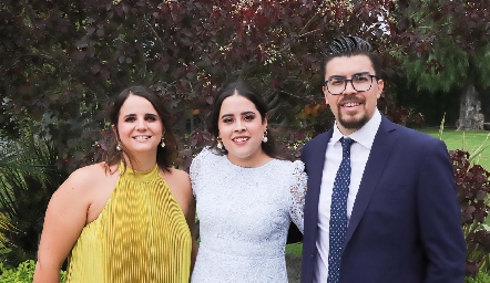  María Autrique, Andrea Martínez y Rafael Centeno.