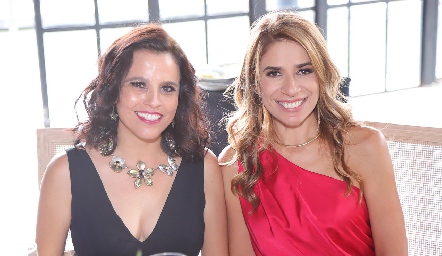  Adriana Cabrero y Marisol Ávila.