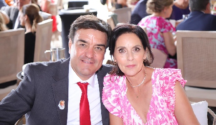  Víctor Lomelí y Sandra Correa.