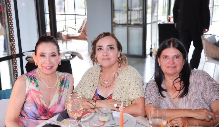  Verónica Pérez, Rosy Castillo y María Concepción Garza.