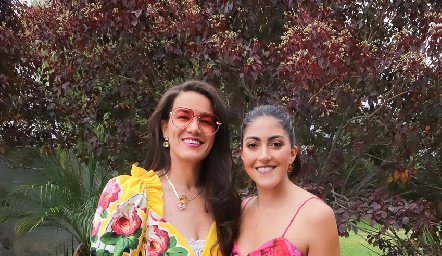  Regina González y Katia Díaz de León.