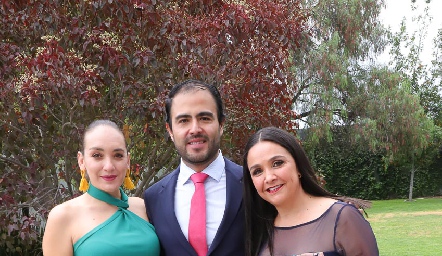  Marcela Elizondo, Pedro Leal y Carolina Manzo.