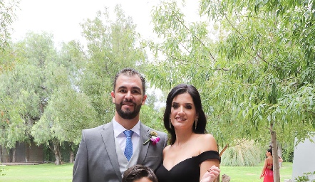  Guillermo Leal y Alejandra Cano con sus hijos Micaela y Memo.