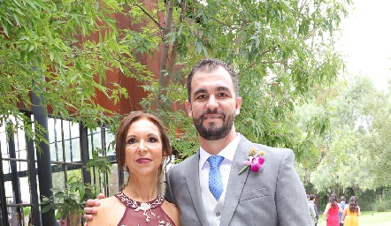  Asunción Rosillo con su hijo Guillermo Leal.