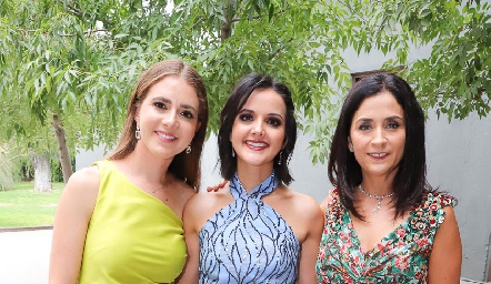  Pilar Castañon, Yolanda Aguillón y Verónica Conde.