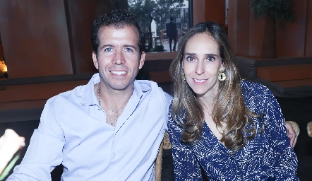  Luis Pérez y Montserrat Martínez.