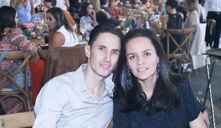  Jonathan Rivera y Mónica Estrada.
