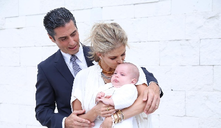  Rafael Lebrija y Lourdes López con su hijo Jero.