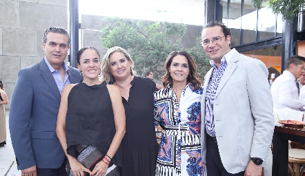   Güicho Fernández, Nancy Puente, Daniela Benavente, Fernanda Félix y Xavier Nava.