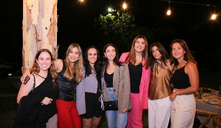  Ana Lucia Esparza, Claudia Rodríguez, Cecilia García, Paula Pérez, Ana Gaby Motilla, Ana Lucía Díaz e Isabella Mendizábal.