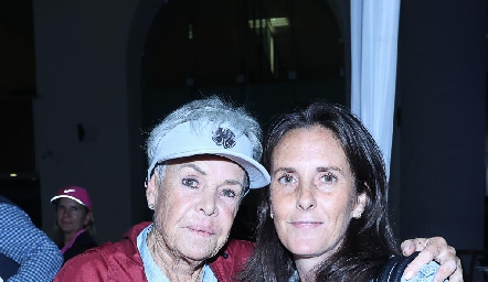  Patricia del Peral y Paola Meade.