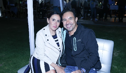  Fabiola Zepeda y Mario Olmos.