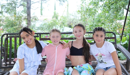  Cristina, Vale, Miranda y Ana Pau.