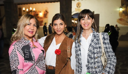  Lilia Lara, Amparo López y Claudia Nava.