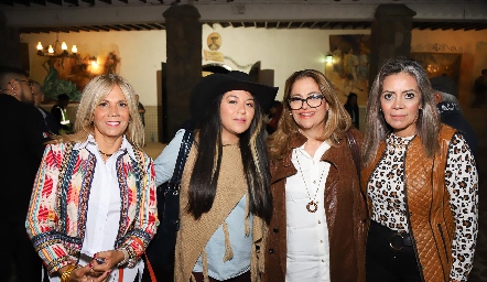  Vero Zepeda, Valeria Nava, Rocío Martínez y Juana María.