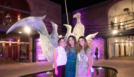  Lizet Sáenz, Martha Sáenz y Gretel Valdez.