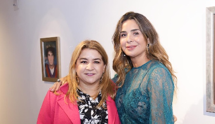  Carmenchu y Martha Sáenz.
