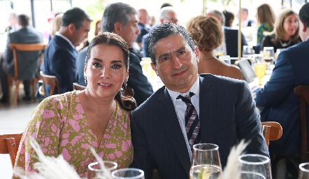  Cecilia Montelongo y  Francisco Escobedo.