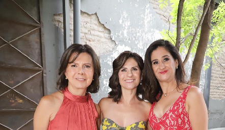  Estela Torres, Lucía Escobedo y Beatriz Escobedo.