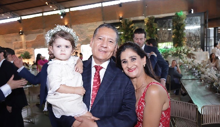  Joaquina, José Luis Hernández y Beatriz Escobedo.