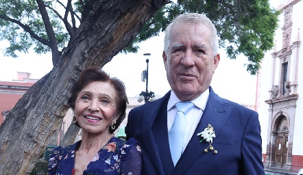 Ana María Rosel y Alfonso Anaya, abuelos de la novia.