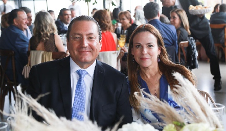 Rafael Olvera y Diana Guel.