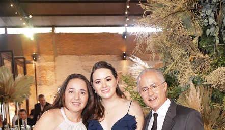  Claudia, Marisol y Jorge Aldrett.