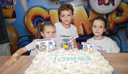  Emma, Tomás y María