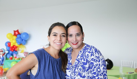  Sofía Díaz y Mayra de la Tejera.