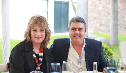   Ana Mary Lorca y Alejandro Navarro.