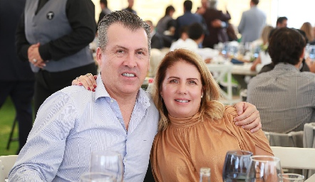  Alfonso Anaya y Georgina Anaya.