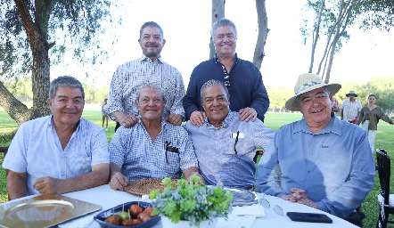  Los hermanos Jorge, Jaime, Mario, Roberto, Ricardo y Alberto Lozano Armengol.